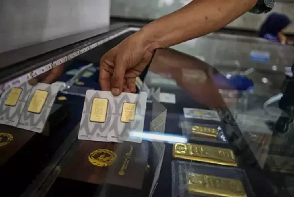 Harga Emas Antam Diproyeksikan Fluktuatif pada Perdagangan Jumat