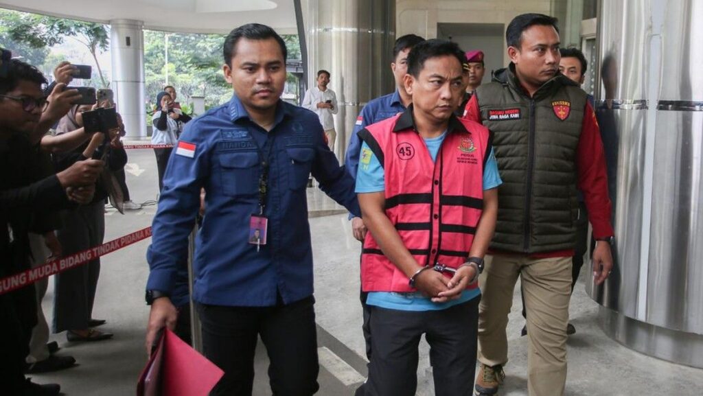 Kejagung Serahkan Eks Ketua Ombudsman Tersangka Korupsi Nikel ke JPU