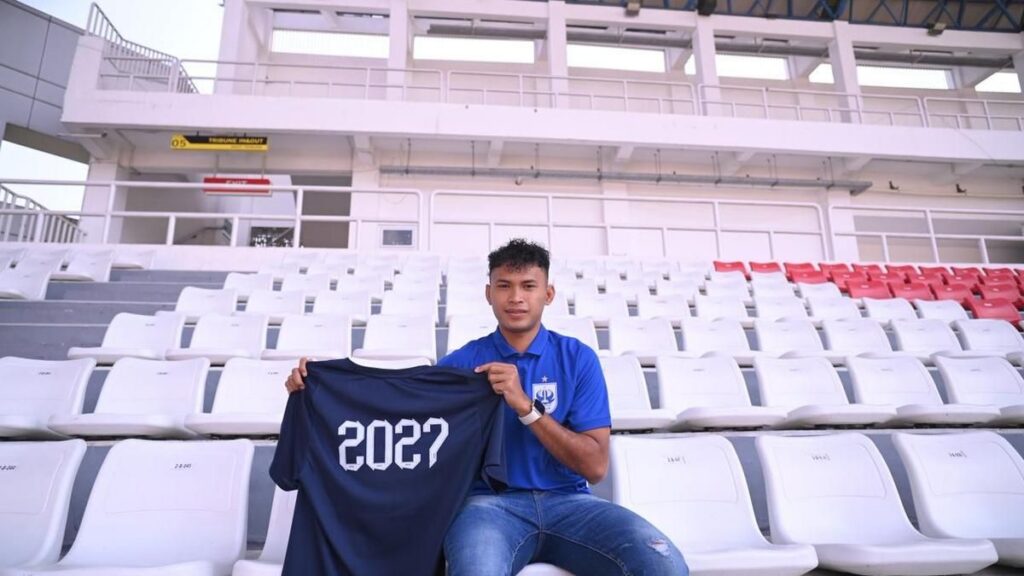PSIS Semarang Resmi Perpanjang Kontrak Krisna Sulistia Budianto