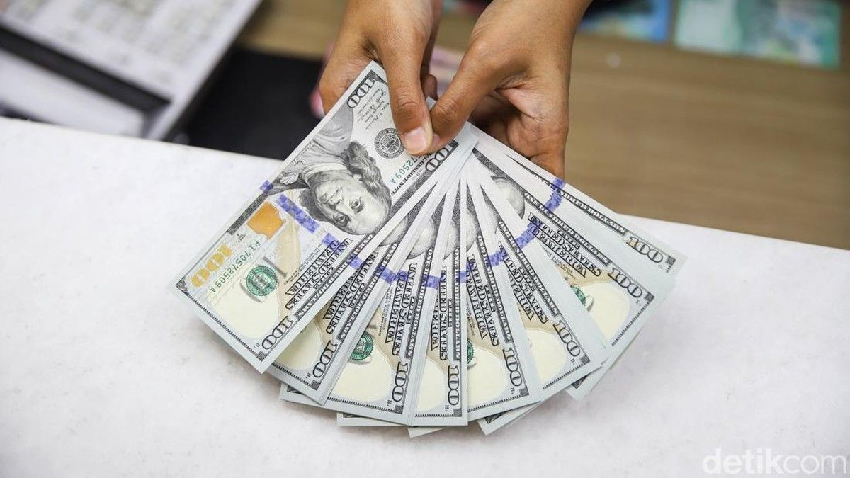 Bea Cukai Soekarno-Hatta Sita Uang Asing Senilai Rp6,3 Miliar