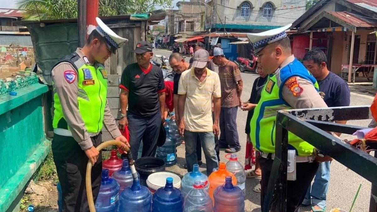 Polda Riau Salurkan Ribuan Paket Bansos Jelang Hari Bhayangkara