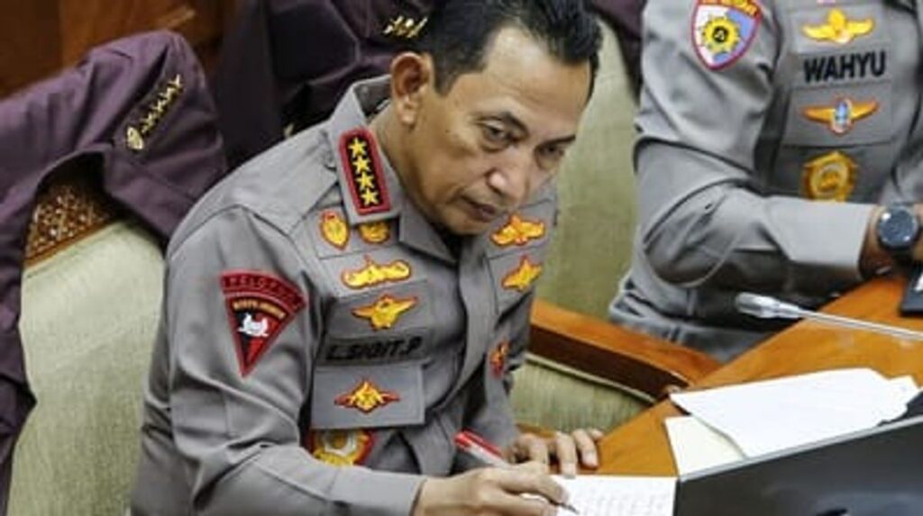 DPR RI Usul Batas Usia Pensiun Kapolri Jadi 63 Tahun