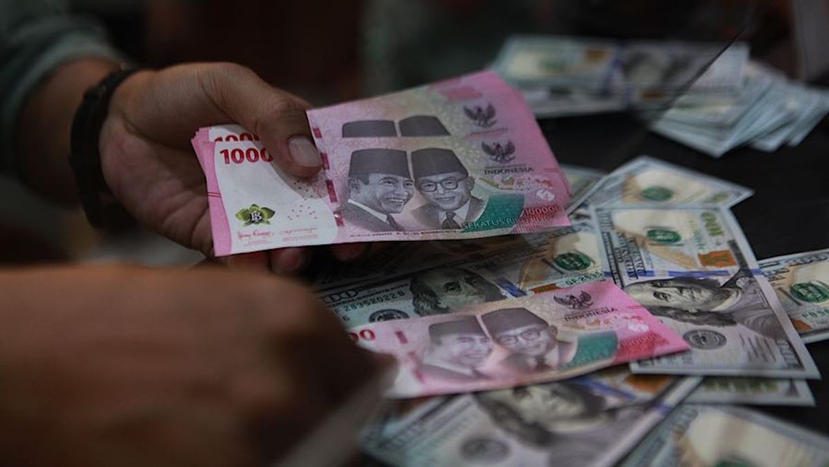 Rupiah Melemah ke Rp17.860 Per Dolar AS pada Selasa Pagi