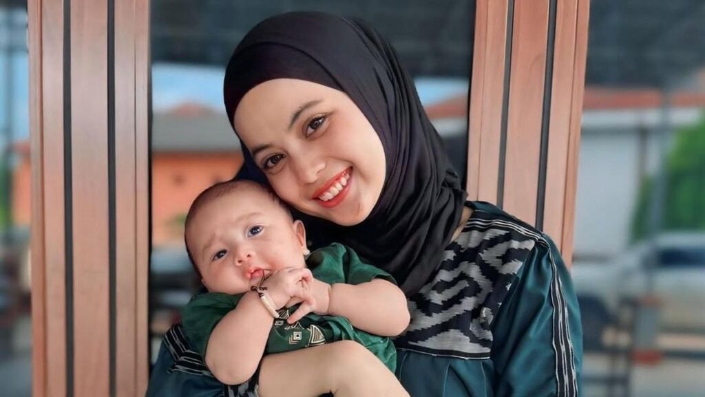 Putri Isnari Bersyukur Kolostrum Masih Keluar Setelah Tiga Bulan Melahirkan