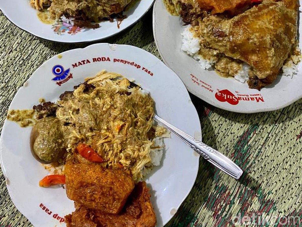 7 Rekomendasi Gudeg Mercon yang Terkenal Enak di Jogja