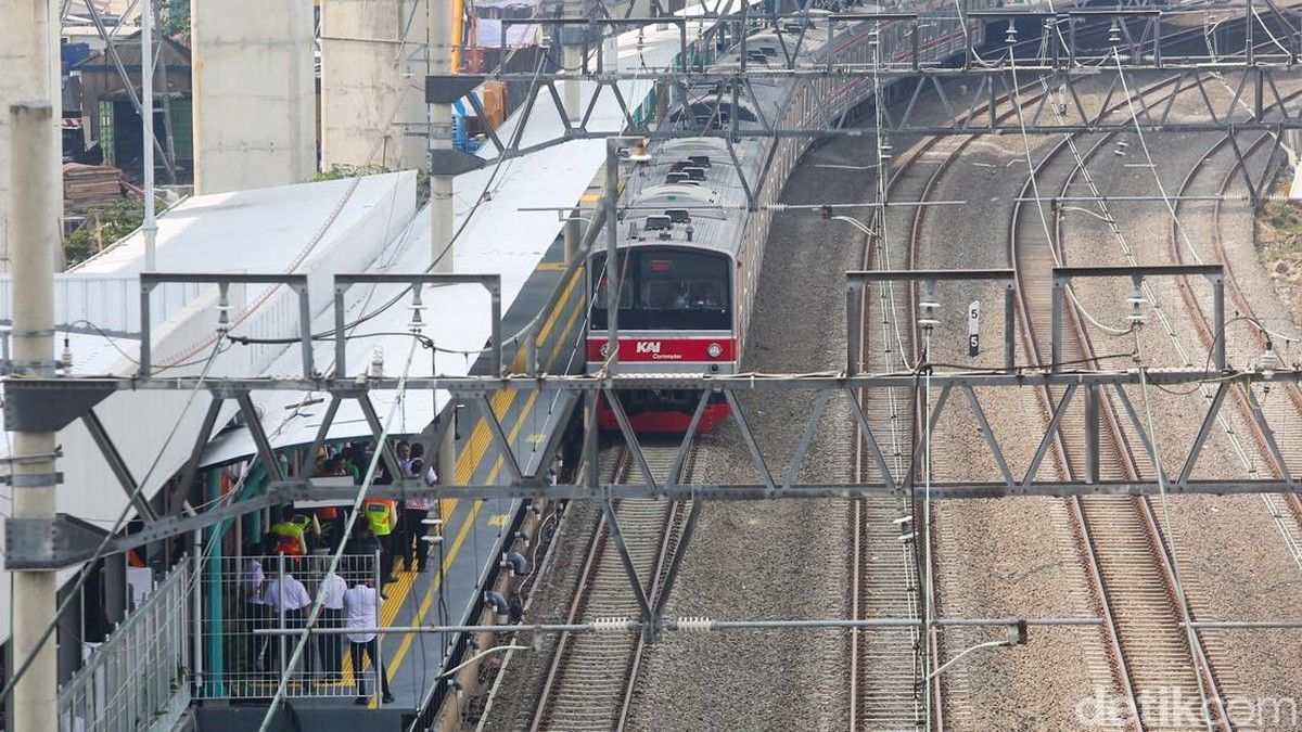 Kemenhub Perpanjang Operasional KRL Pink Line Saat Event di JIS