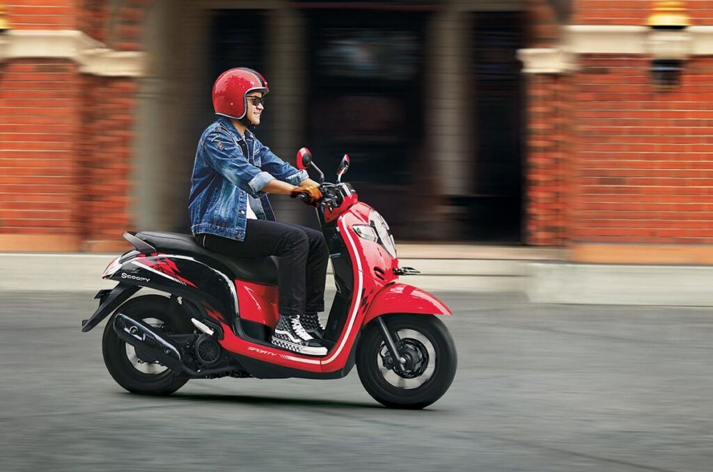 Kenaikan Harga Pertamax Picu Risiko Kerusakan Mesin Honda PCX dan Yamaha Nmax