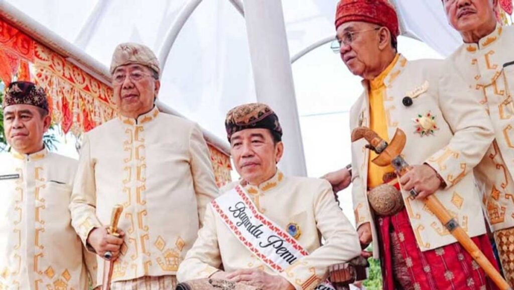 PDIP Tanggapi Foto Joko Widodo Injak Kepala Kerbau di Lampung