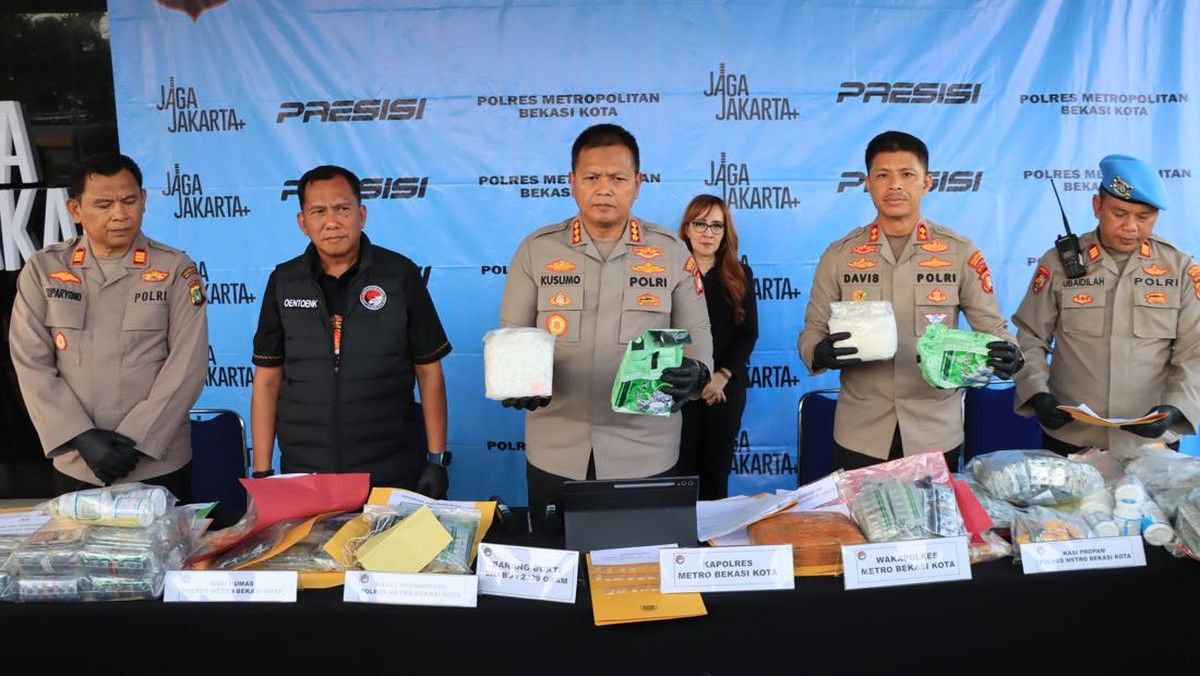 Polres Metro Bekasi Kota Menangkap Lima Pengedar Sabu Jaringan Sumatera