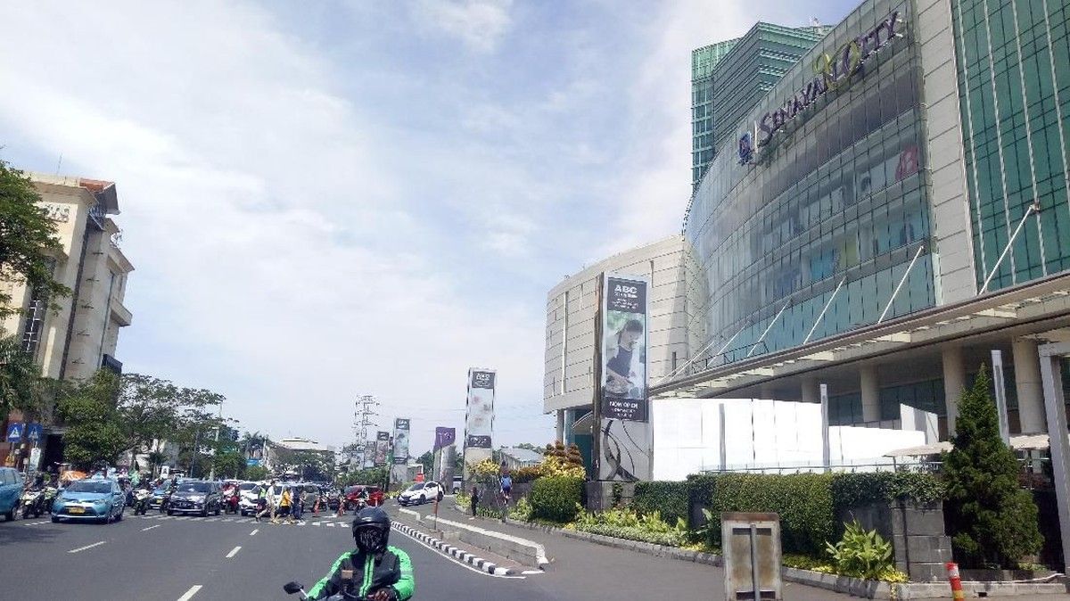 Pramono Anung Wajibkan Plaza Senayan dan Senayan City Terhubung