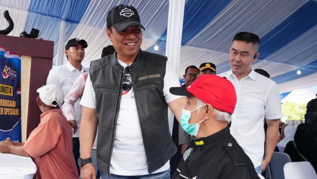 Polri Bersama Alumni Akpol 1990 Gelar Bakti Kesehatan di Megamendung