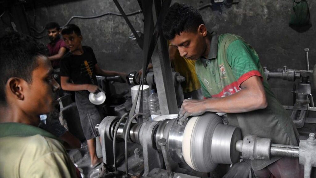 ILO Kampanyekan Red Card to Child Labour untuk Hapuskan Pekerja Anak