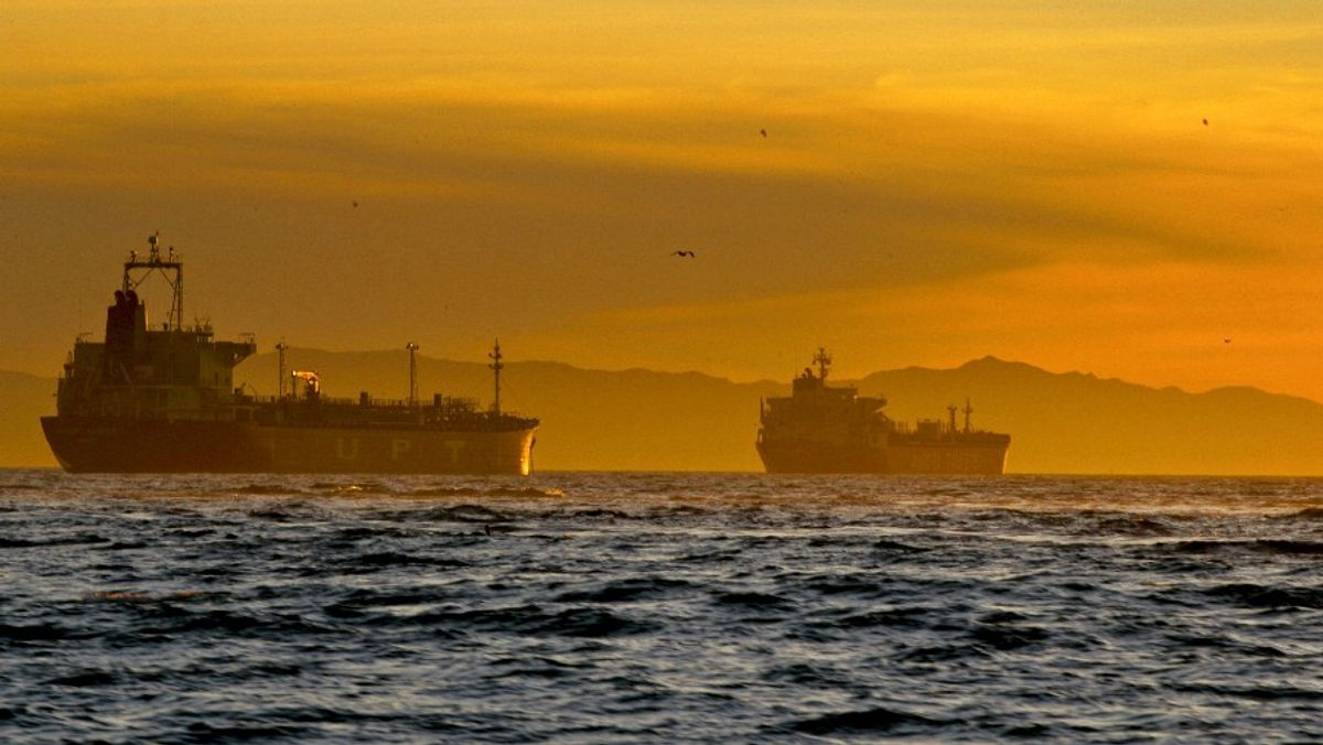 IMO Hentikan Evakuasi di Selat Hormuz Pascadingat Serangan Kapal