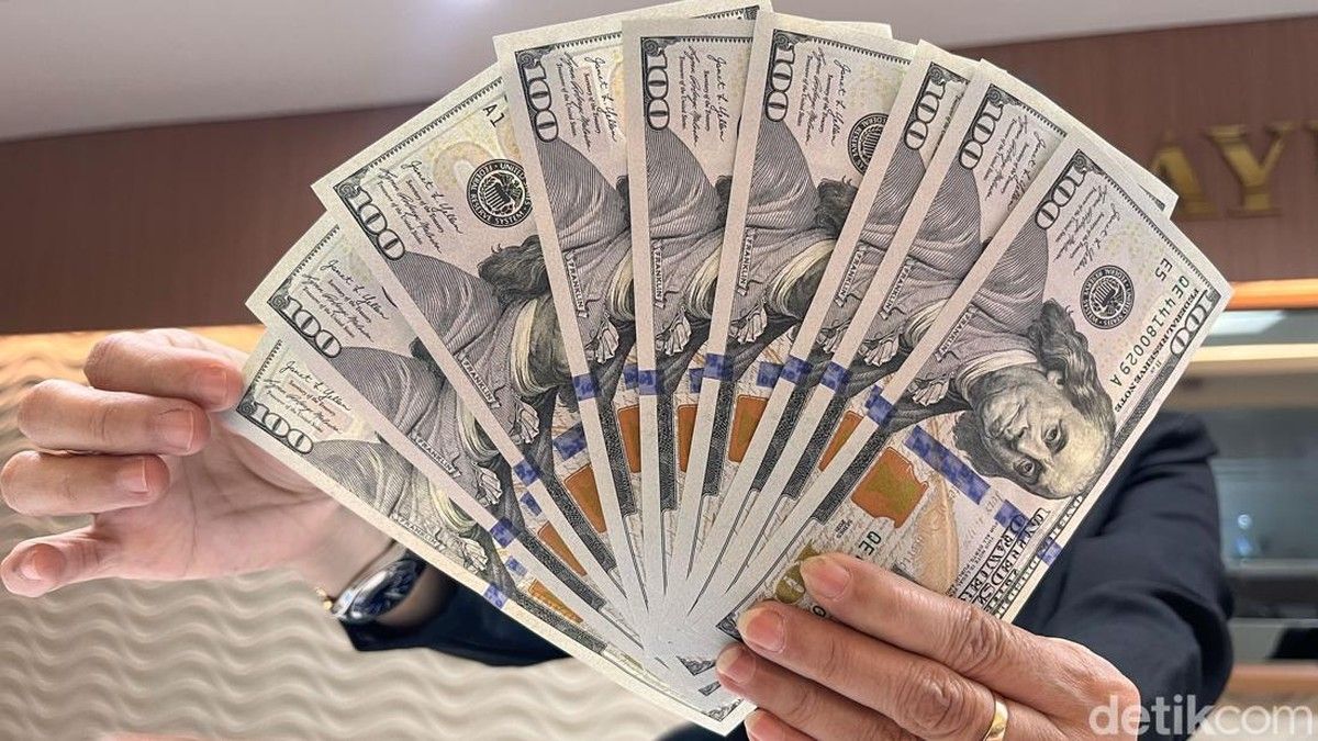 Dolar AS Tembus Rp 18.000 Picu Keresahan Netizen di Media Sosial