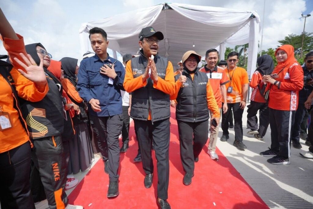 Gus Ipul Pimpin Ikrar Ribuan Petugas Sensus Ekonomi 2026 di Palembang