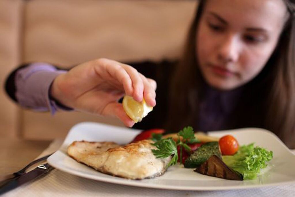 Studi Ungkap Kebiasaan Makan Ikan Mampu Dongkrak IQ Anak