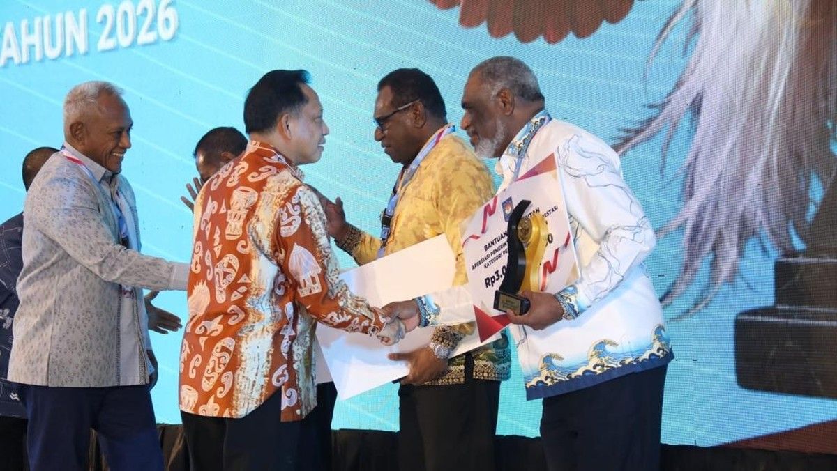 Kemendagri Beri Penghargaan Pemda Berprestasi di Wilayah Papua