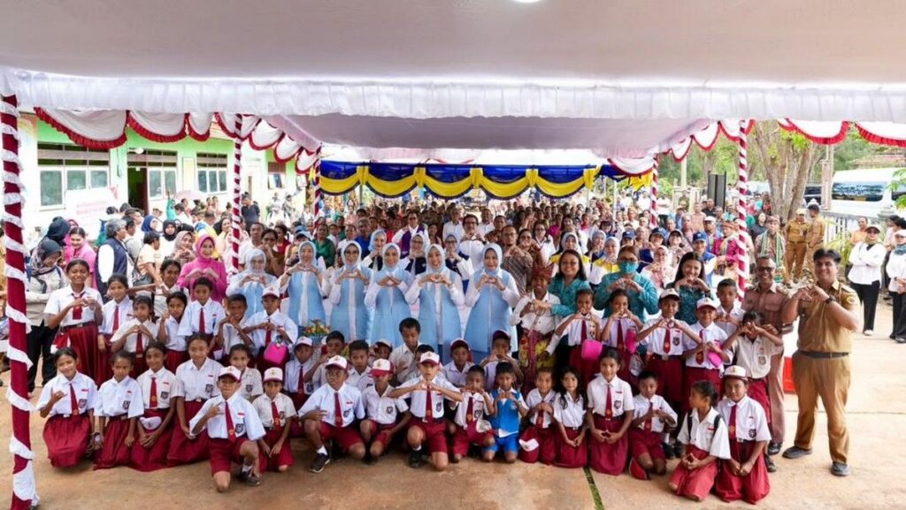 Seruni KMP Salurkan Bantuan Kesejahteraan Masyarakat di Kupang NTT