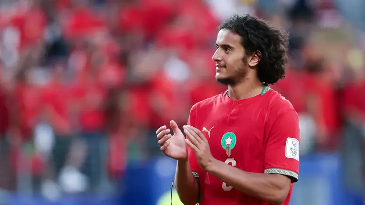 Manchester City Incar Gelandang Lille Ayyoub Bouaddi