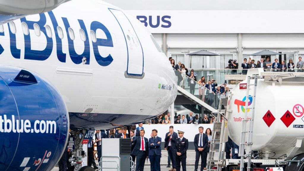 Pesawat JetBlue Airways Tabrak Drone di Bandara JFK New York