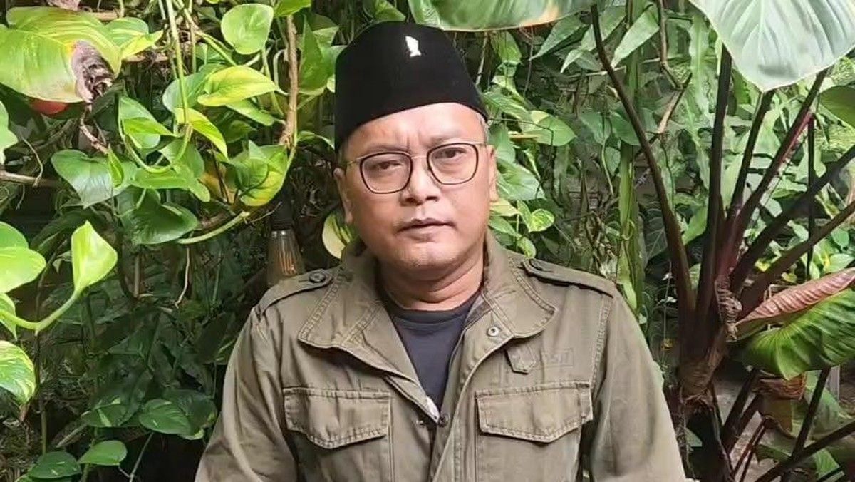 Jokowi Safari Keliling Kenakan Logo PSI, PDIP Sebut Manuver Kampanye Politik Demi Anak-anaknya