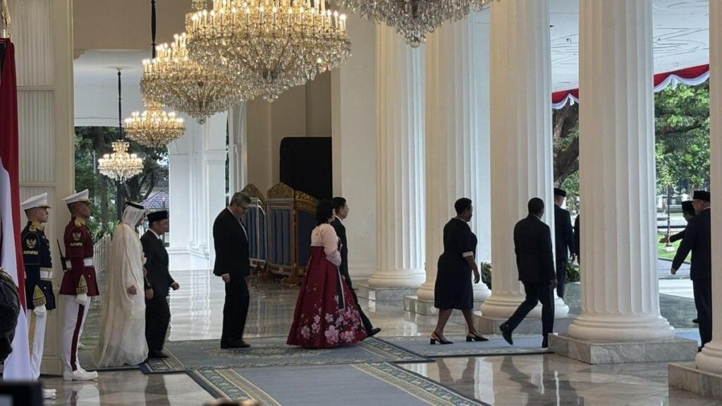 Prabowo Subianto Terima Surat Kepercayaan Sembilan Duta Besar di Istana
