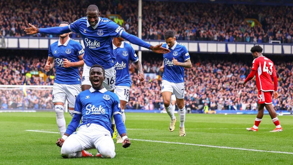 Everton Pertahankan Idrissa Gueye Guna Jaga Stabilitas Lini Tengah