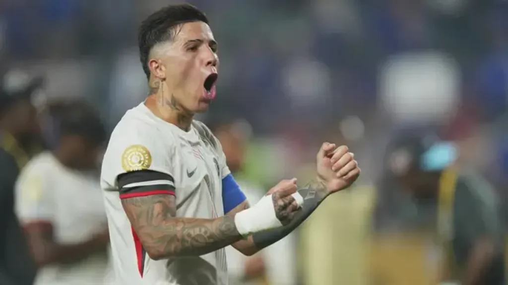 Chelsea Patok Harga Tinggi untuk Enzo Fernandez demi Redam Manchester City