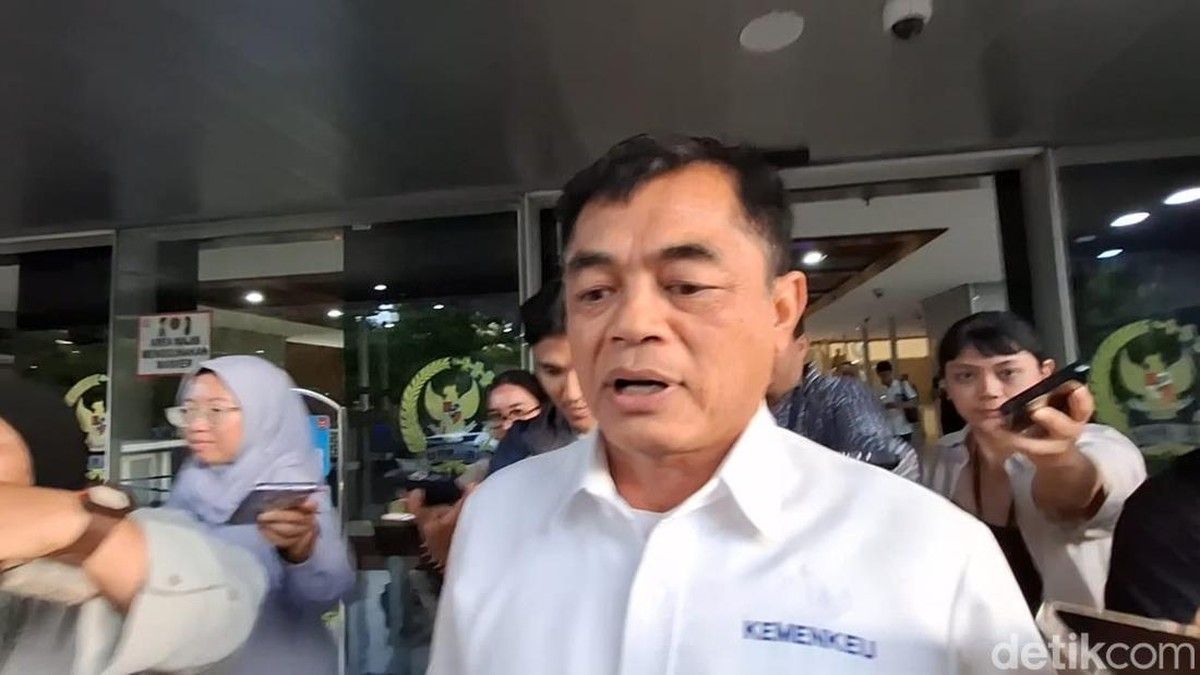 KPK Usut Korupsi Impor Bea Cukai Djaka Budhi Utama Angkat Bicara