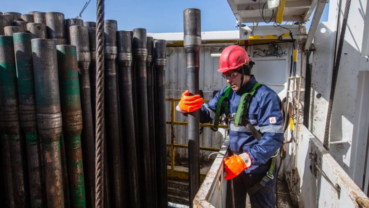 Drone Ukraina Serang Pabrik Gas Gazprom di Orenburg Rusia
