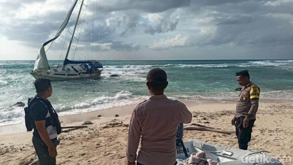 Polres Rote Ndao Selidiki Kapal Yacht Australia yang Terdampar Tanpa Awak