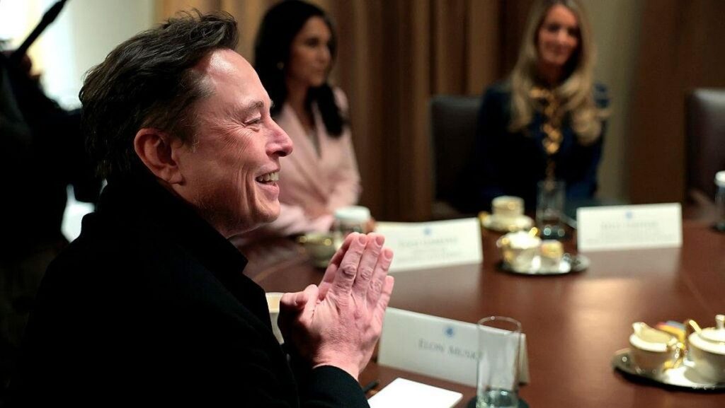 Elon Musk Resmi Jadi Triliuner Dolar berkat SpaceX