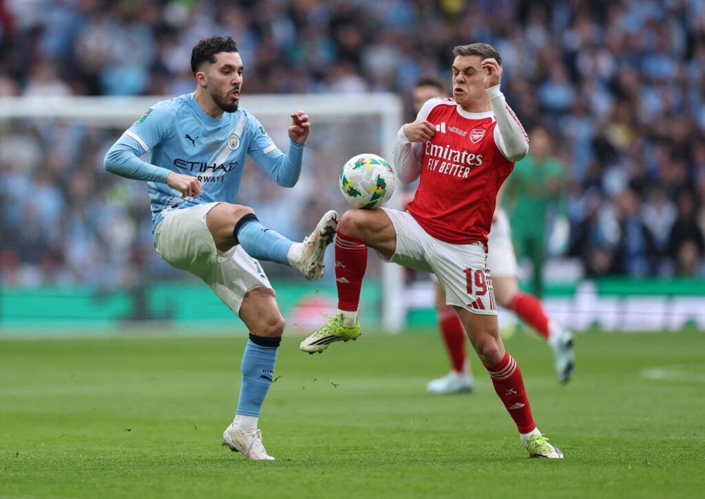 Manchester City Berpeluang Jual Rayan Cherki ke Barcelona