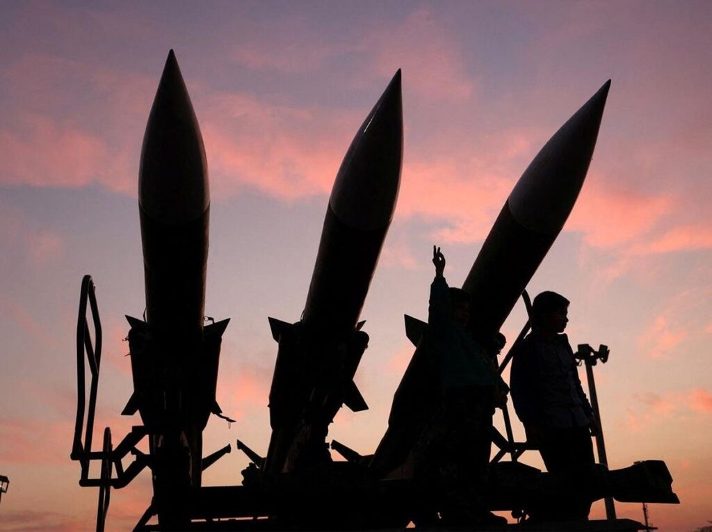 Militer AS Tembak Jatuh Rudal Iran di Kuwait dan Bahrain