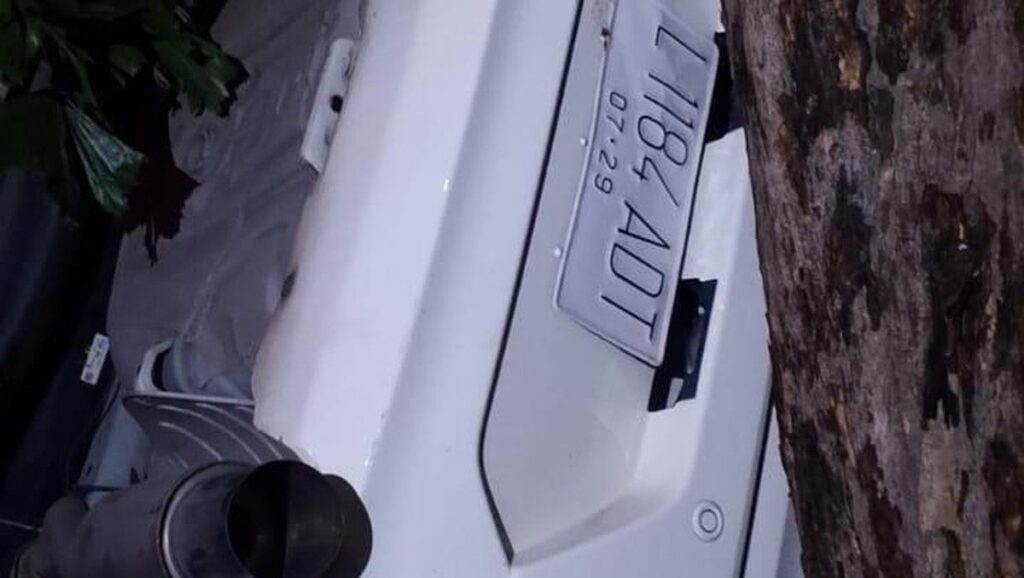 Mobil Honda Brio Terjun dari Flyover Gubeng Surabaya