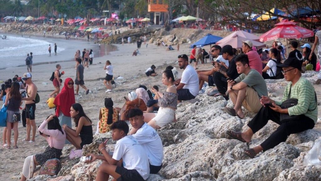 DPR Dukung Kemenimipas Perketat Kebijakan Bebas Visa Kunjungan WNA