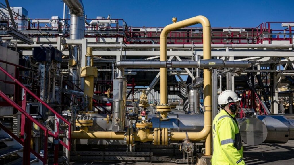 Pemerintah Turunkan Harga LNG Industri Menjadi 13 Dolar Per MMBtu