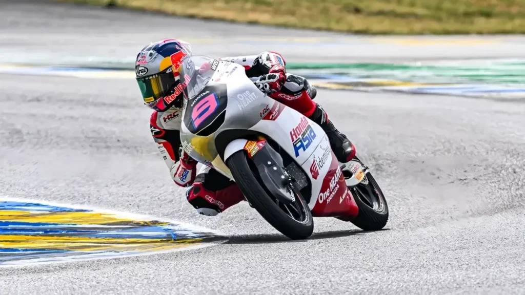Veda Ega Pratama Gagal Finis di Moto3 Belanda Setelah Alami Crash