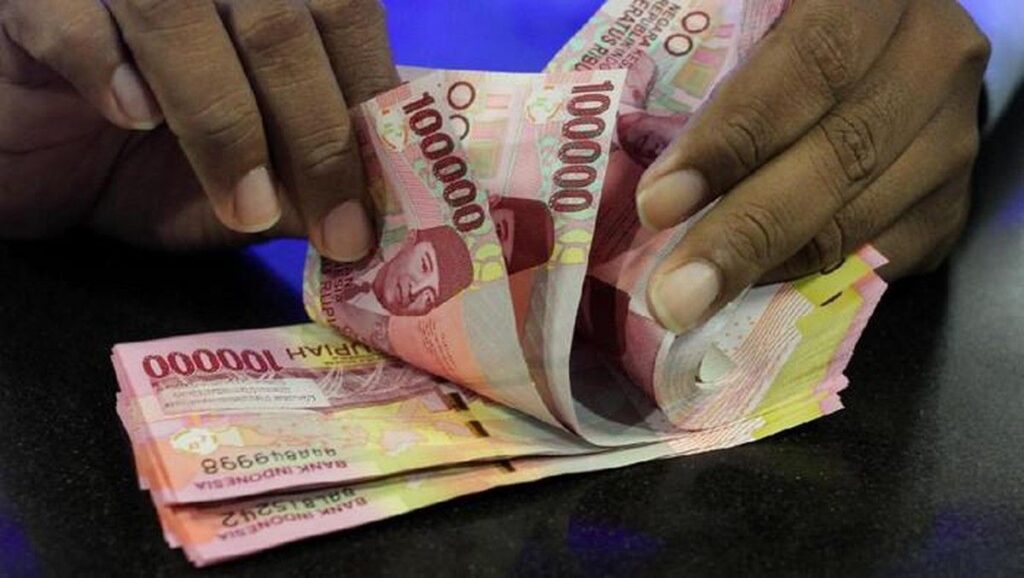 Pemerintah Naikkan Tunjangan dan Siapkan Beasiswa Ratusan Ribu Guru