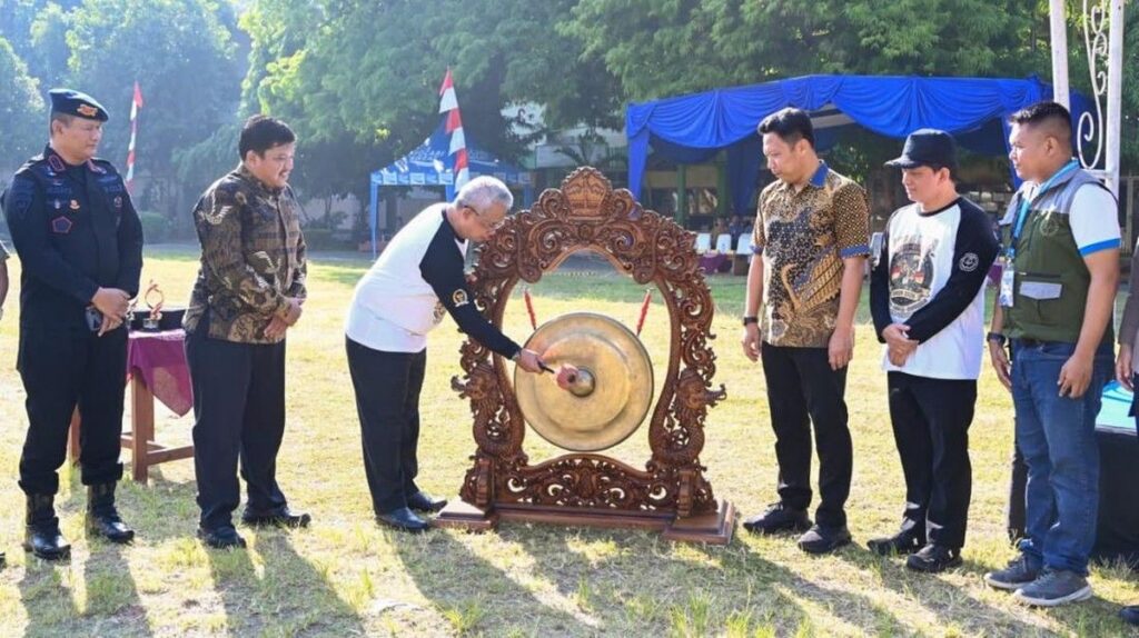 Sekretariat Jenderal MPR Membuka Kompetisi Baris Berbaris Jawa Tengah