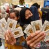 PT Antam Tbk Menurunkan Harga Emas Batangan Menjadi Rp2.689.000