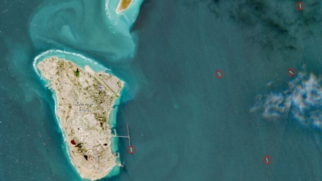 Kapal Supertanker Minyak Bersandar di Pelabuhan Iran Siasati Blokade AS
