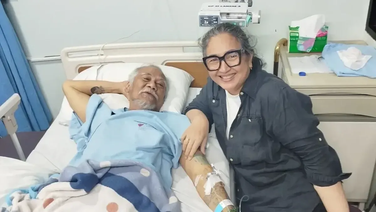 Dewi Irawan Galang Donasi untuk Pengobatan Jantung Tio Pakusadewo