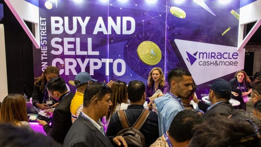 Harga Bitcoin Anjlok ke Level Terendah Jelang Siang Hari Ini