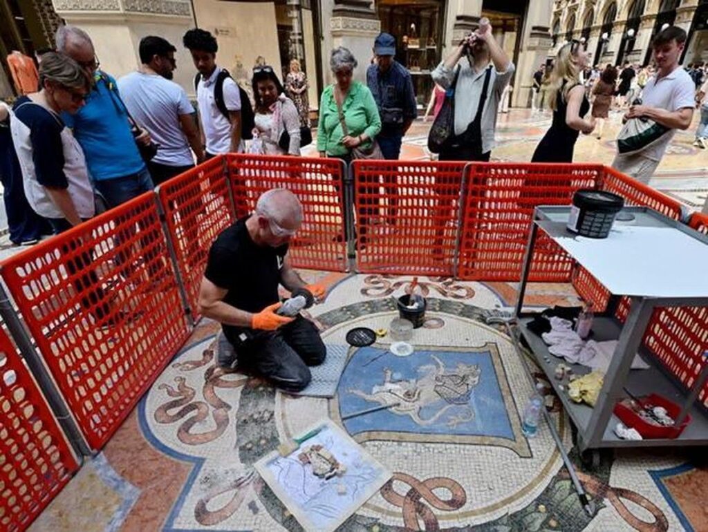 Restorasi Mosaik Banteng Galleria Vittorio Emanuele II Milan Kembali Dilakukan