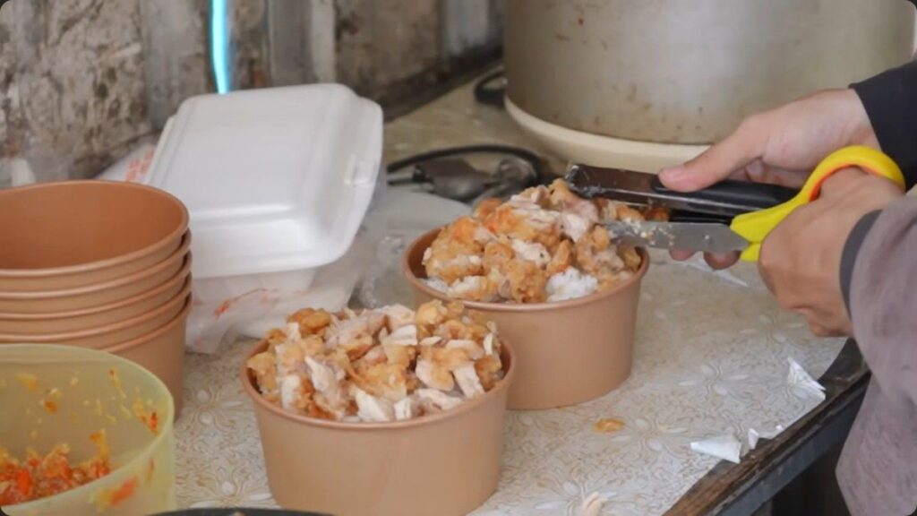 Kisah Penjual Ayam Goreng Crispy di Pontianak Sukses Garap Resep Eks Pegawai KFC