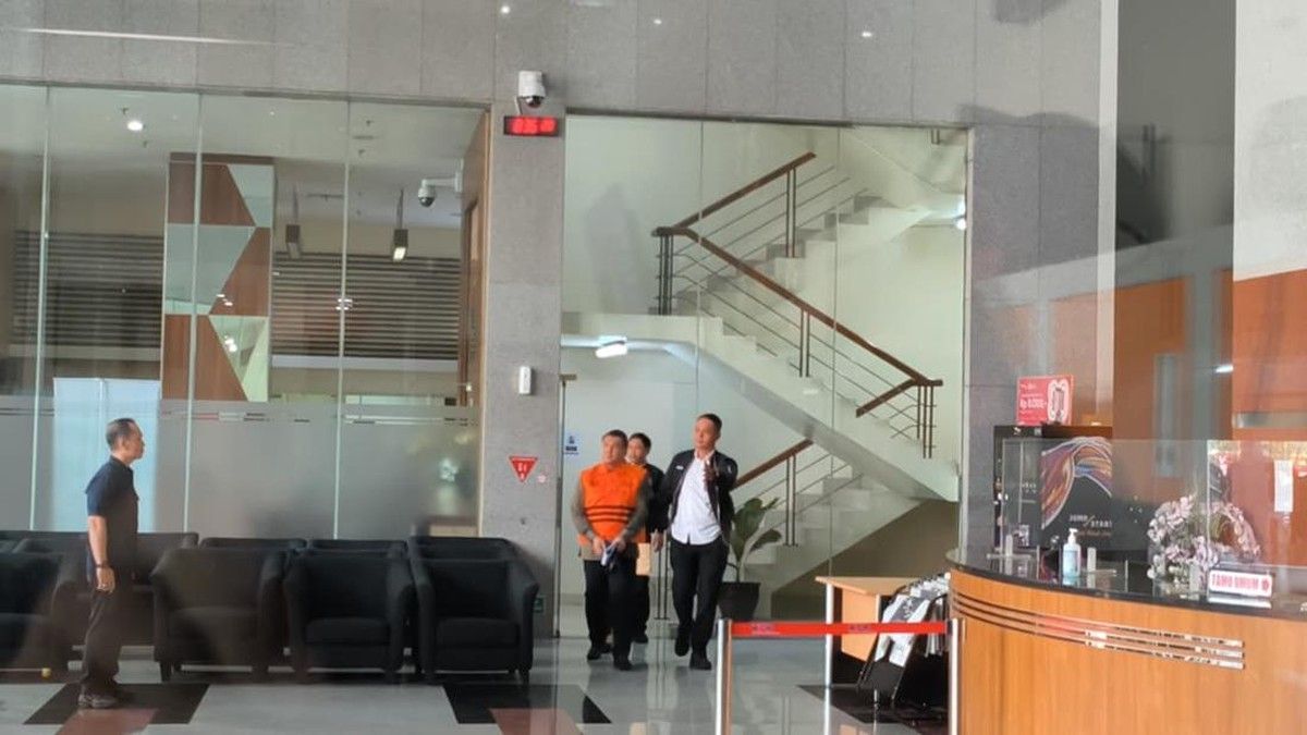 KPK Tahan Wakil Menteri Imigrasi Silmy Karim Terkait OTT Jakarta Barat