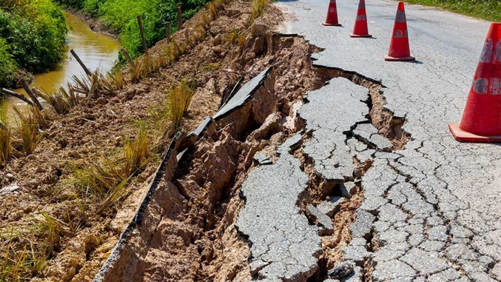 BMKG Laporkan Gempa Magnitudo 5 Guncang Pacitan dan NTT