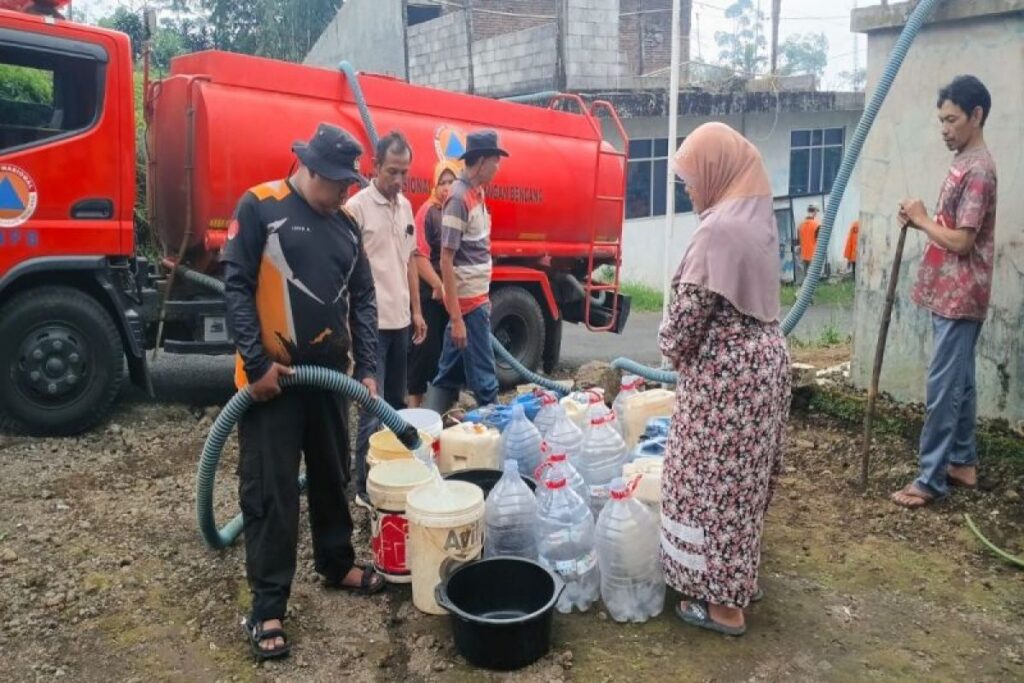 BNPB Salurkan Bantuan Air Bersih ke Sejumlah Daerah Terdampak Kekeringan