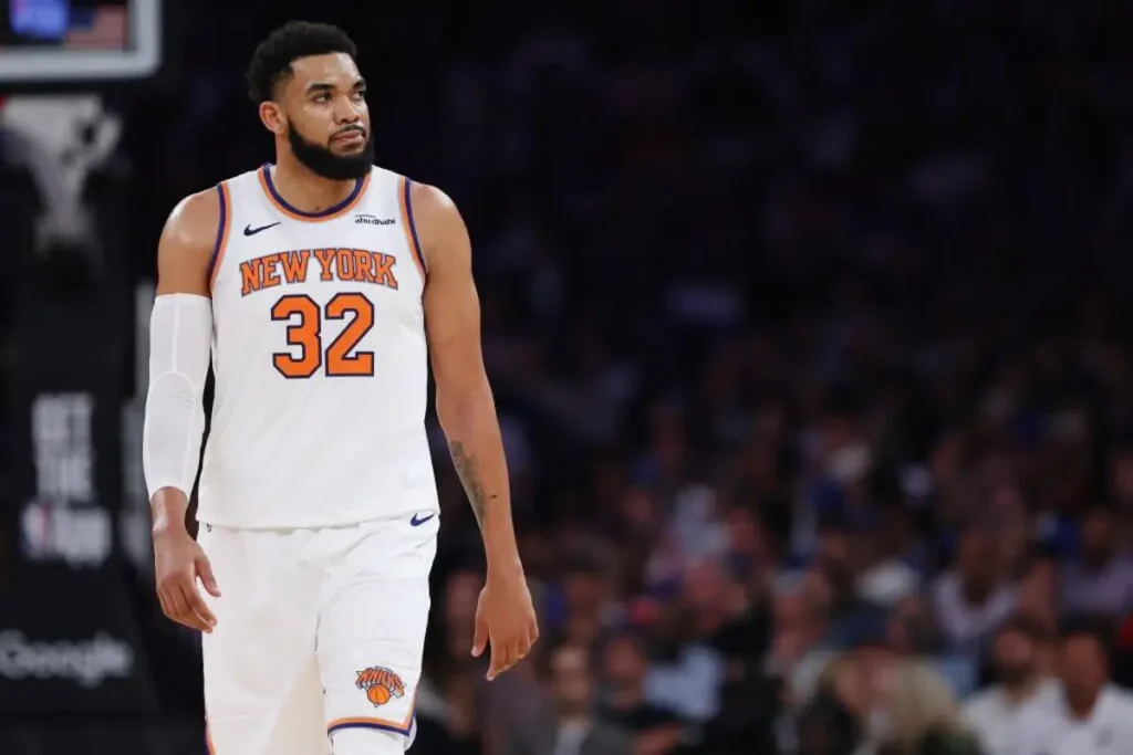 Fans Minnesota Timberwolves Dukung Karl-Anthony Towns di Final NBA 2026